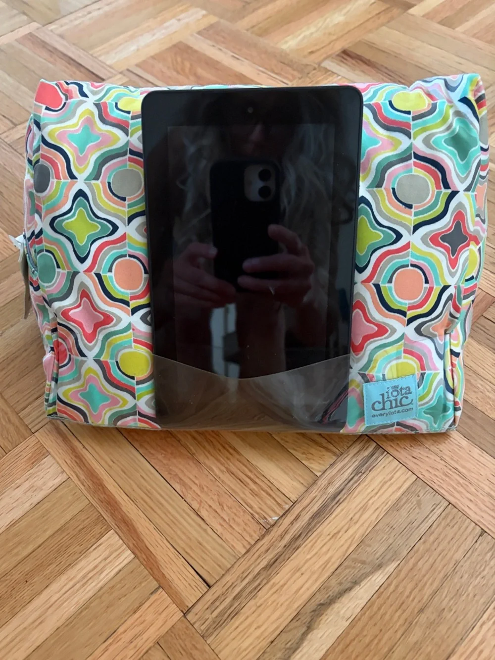 NWT Device Recliner or Pillow Rest - Multicolor Geometric - Clear Strap